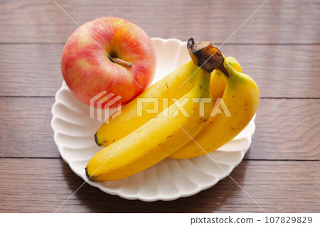 標準水果:蘋果、香蕉 標準水果:蘋果、香蕉 107829829