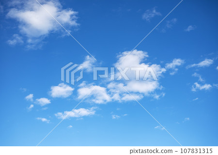 Autumn sky blue sky sky material [Tokyo] 107831315