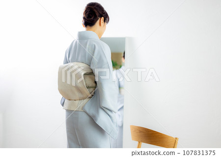 Mrs. woman dressing 107831375