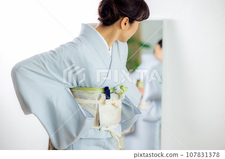 Mrs. woman dressing 107831378