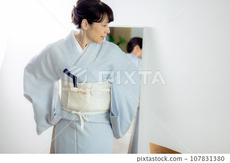Mrs. woman dressing 107831380