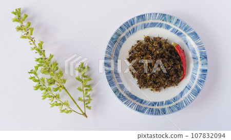 紫蘇果佃煮和青紫蘇果 107832094