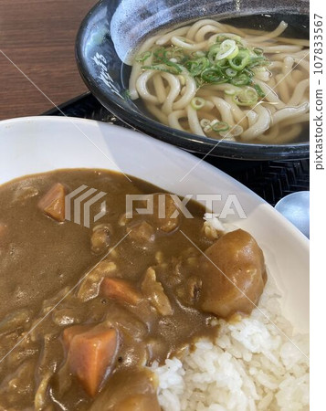Office worker's lunch (kake udon and curry rice) Office worker's lunch (kake udon and curry rice) 107833567