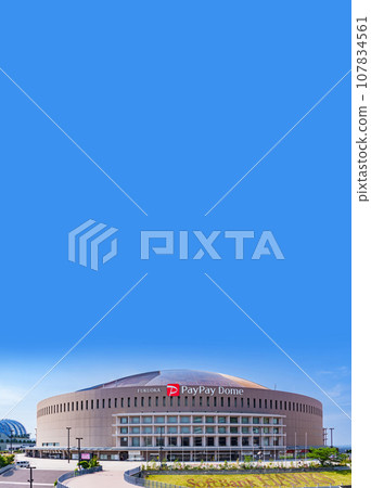Fukuoka PayPay Dome is the home stadium of the Softbank Hawks [ Scenery of Fukuoka City ] 107834561