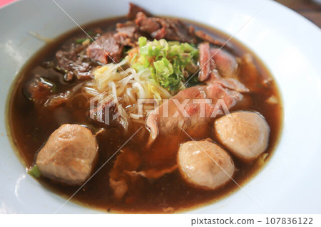 noodles, Chinese noodles or beef noodles 107836122