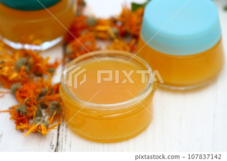 Organic calendula cream for healthy skin Organic calendula cream for healthy skin 107837142