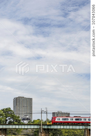 Running train and Okazaki Castle (Aichi Prefecture) 107843066
