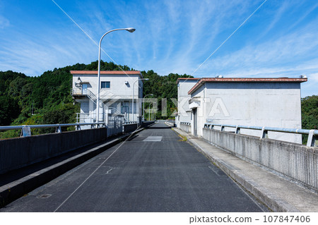 2023年從奈良市水龜佈目水壩上方道路看到的秋景① 2023年從奈良市水龜佈目水壩上方道路看到的秋景① 107847406