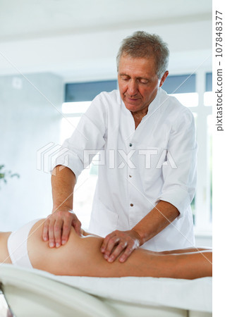 anti-cellulite massage 107848377