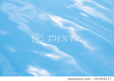 夏天顏色的藍色水面圖像 107849117