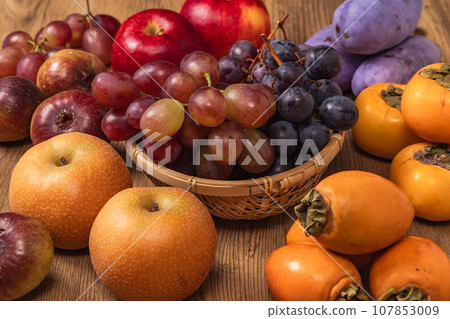 Autumn fruits Autumn fruits 107853009