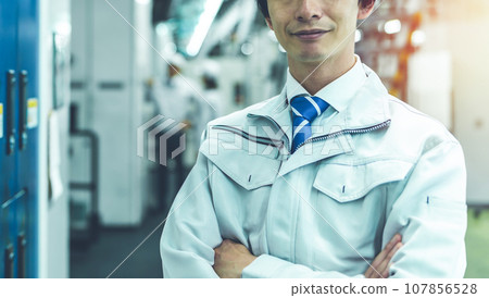 在工廠工作的人 107856528