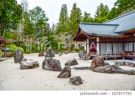 Koyasan Shingon sect head temple Kongobuji/Banryutei 107857795