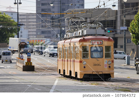 廣島電鐵電車 30 型 3100 號 3101 廣電總公司前 廣島電鐵電車 30 型 3100 號 3101 廣電總公司前 107864372