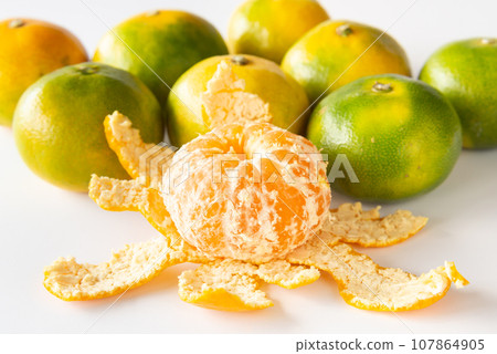 去皮極早熟柑橘、薩摩柑橘、柑橘、反照率 去皮極早熟柑橘、薩摩柑橘、柑橘、反照率 107864905