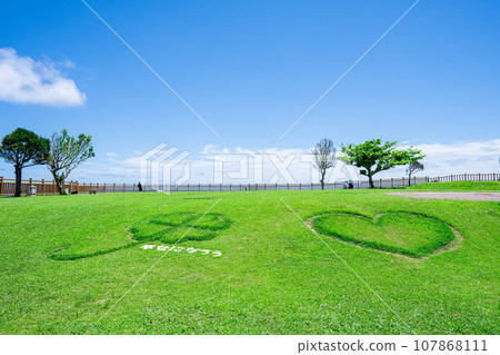 Scenery of Cape Chinen with beautiful blue sky [Okinawa scenery] 107868111