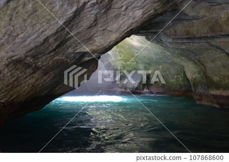 Blue Cave on the Izu Peninsula Nishiizu Town, Shizuoka Prefecture 107868600