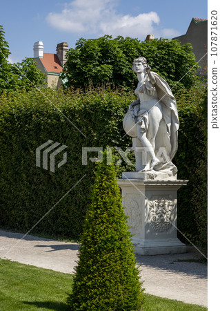 Sculptures in the Belvedere Garden in Vienna Sculptures in the Belvedere Garden in Vienna 107871620
