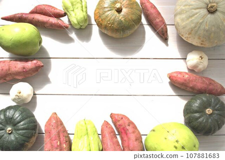 白木背景秋季蔬菜框架 白木背景秋季蔬菜框架 107881683