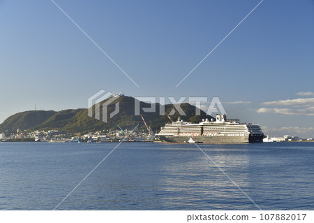 Photographing the scenery of the cruise ship Westerdam calling at Hakodate Port in Hakodate City, Hokkaido in autumn. Photographing the scenery of the cruise ship Westerdam calling at Hakodate Port in Hakodate City, Hokkaido in autumn. 107882017