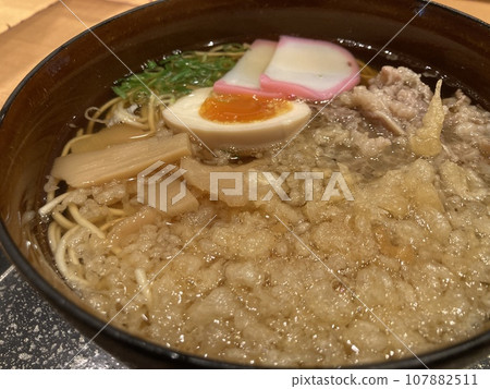 在新大阪站內品嚐的“新大阪牛肉蕎麥麵” 在新大阪站內品嚐的“新大阪牛肉蕎麥麵” 107882511