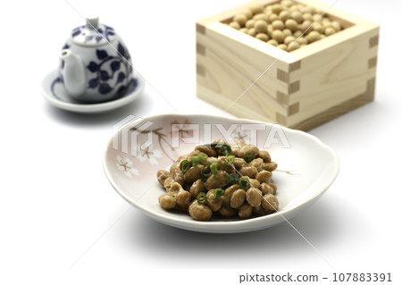 Natto Speaking of Japanese food, natto rice (Japanese food, Japanese cuisine, natto bacteria) is a traditional Japanese dish made with nutritious soybeans. Natto Speaking of Japanese food, natto rice (Japanese food, Japanese cuisine, natto bacteria) is a traditional Japanese dish made with nutritious soybeans. 107883391