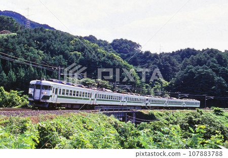 磐越西線經過中山峠的455系列車 107883788