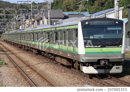 E233 series 6000 series traveling on JR East Yokohama Line E233 series 6000 series traveling on JR East Yokohama Line 107885353