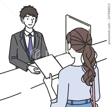 一位女士在櫃檯遞文件 107888013