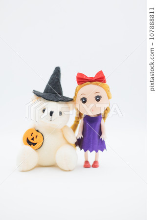 萬聖節娃娃和南瓜毛絨玩具 107888811