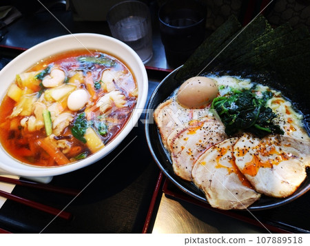 Gomoku ramen and pork bone soy sauce ramen Gomoku ramen and pork bone soy sauce ramen 107889518
