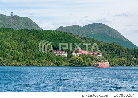 [神奈川縣] 陽光明媚的箱根蘆之湖和海盜船 107890294