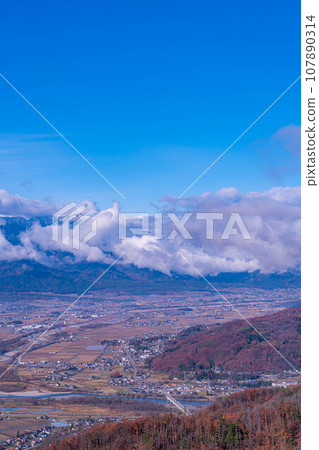 [雲海素材]冬季從長峰山看到的松本平雲海[長野縣] 107890314