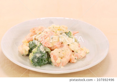 蝦子西蘭花沙拉佐水煮蛋 107892496