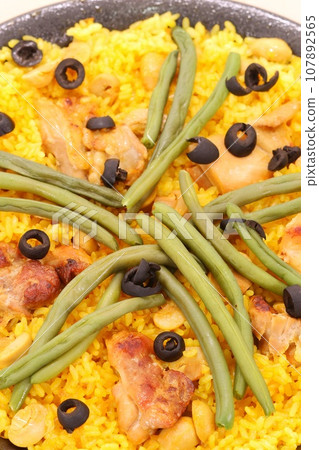 Chicken Paella Mediterranean Cuisine Saffron Yellow Rice 107892565