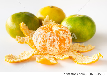 去皮極早熟柑橘、薩摩柑橘、柑橘、反照率 去皮極早熟柑橘、薩摩柑橘、柑橘、反照率 107894510