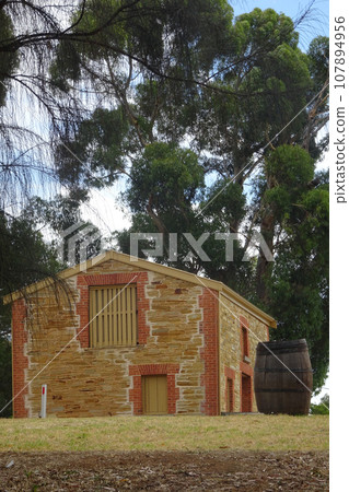 Home in Willunga South Australia 107894956