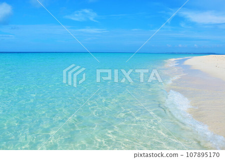 Okinawa blue sky Miyakojima Yonaha Maehama sea Okinawa blue sky Miyakojima Yonaha Maehama sea 107895170