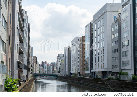 Scenery around Kanda River in early summer (Tokyo, Akihabara) 107895191