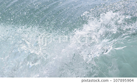 beautiful sea waves 107895904