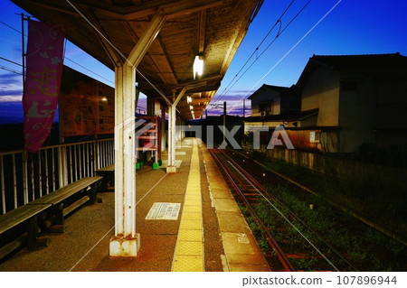 Kanrojimae Station in the morning glow 107896944