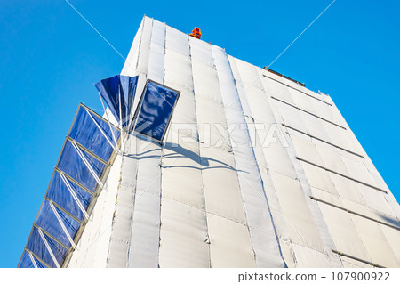 Building construction work 107900922