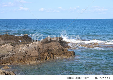 View of the Large Beach of Diamante, in the Background the Island of Cirella, Diamante, District of Cosenza, Calabria, Italy, Europe. 107903534