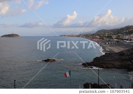 View of the Large Beach of Diamante, in the Background the Island of Cirella, Diamante, District of Cosenza, Calabria, Italy, Europe. 107903541