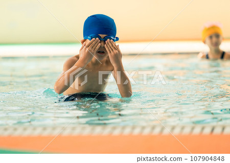 孩子們游泳 107904848
