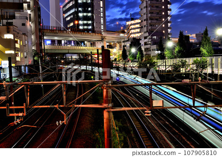 池袋 從堀之內大橋看到通往池袋站的鐵道夜景 107905810