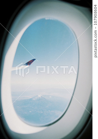 飛機的窗口 飛機的窗口 107908604