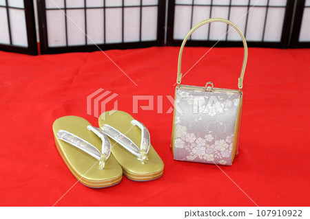 Adult furisode kimono accessory image Nishijin-ori kimono bag and sandals Adult furisode kimono accessory image Nishijin-ori kimono bag and sandals 107910922