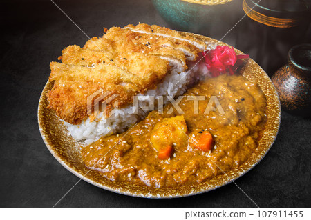 Japanese curry rice with fried chicken Japanese curry rice with fried chicken 107911455