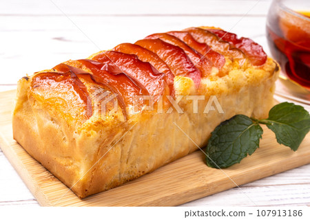 Apple pound cake 107913186